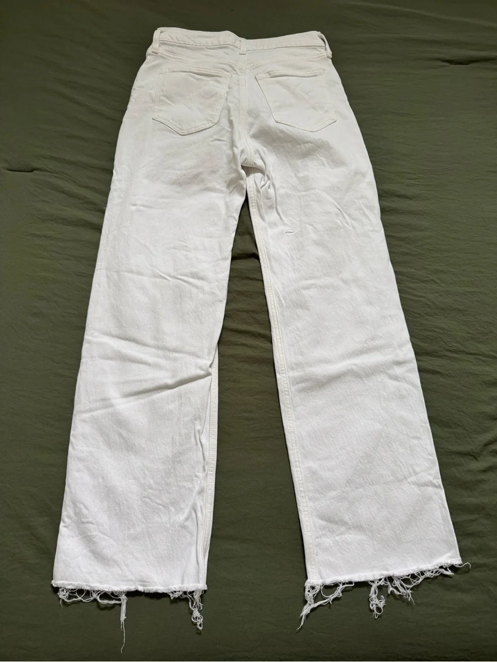 Abercrombie & Fitch High Rise 90s Relaxed Raw Hem Jean - Picture 3 of 4